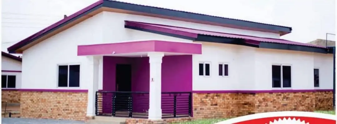 Three-bedroom deluxe Mayflower house with railed veranda