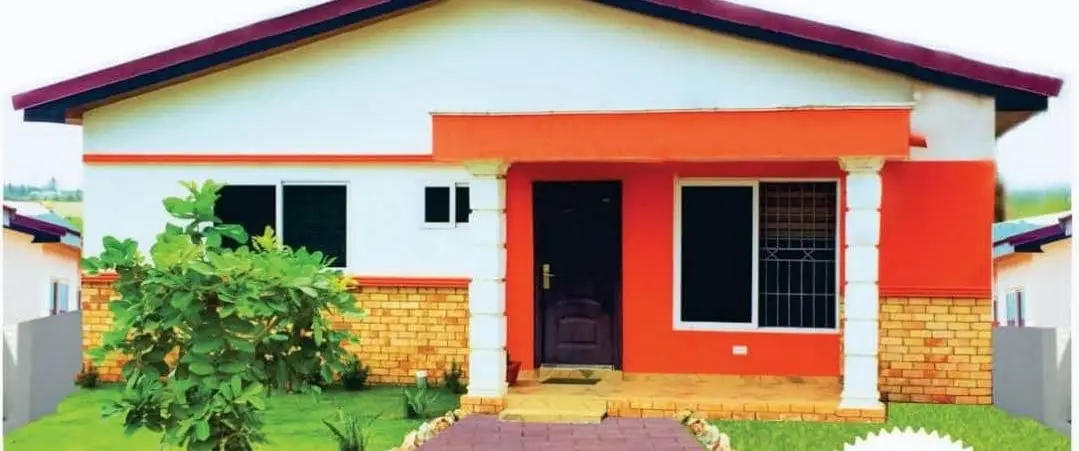 Two-bedroom detached Mayflower house with orange porch